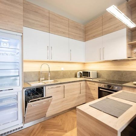 Friendly Apartments In Прага Екстериор снимка