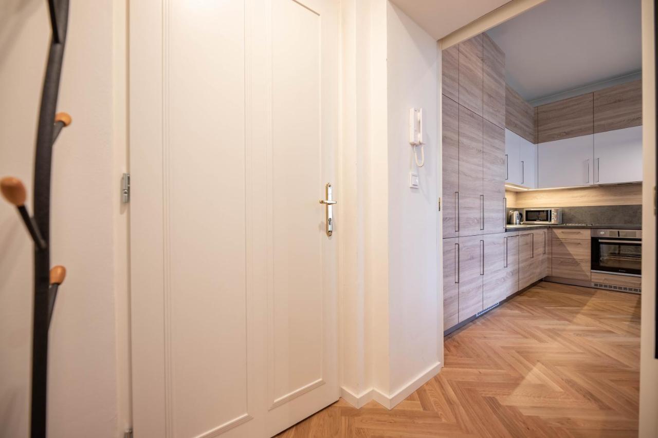 Friendly Apartments In Прага Екстериор снимка