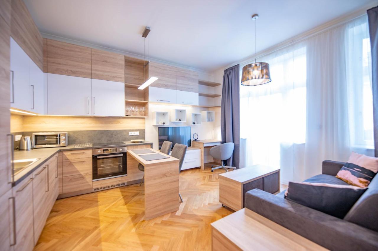 Friendly Apartments In Прага Екстериор снимка