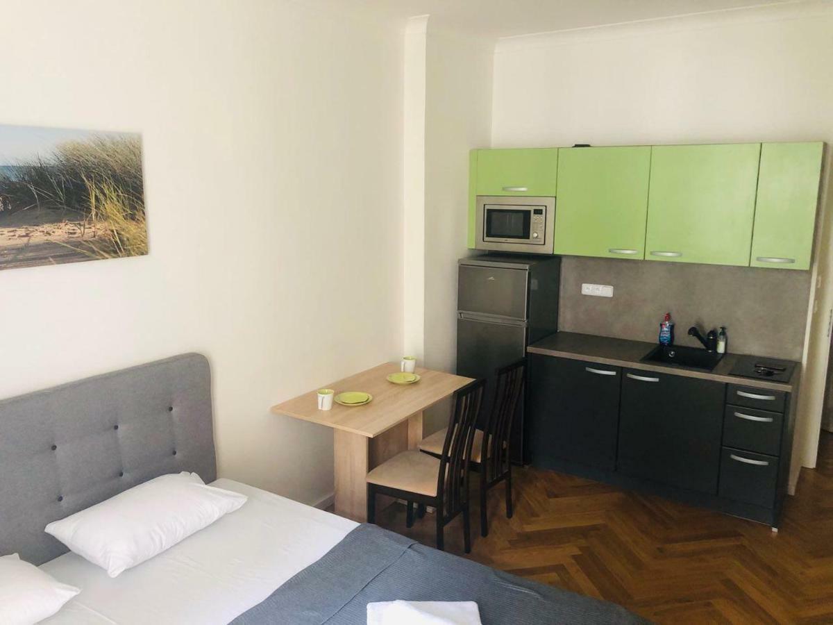 Friendly Apartments In Прага Екстериор снимка