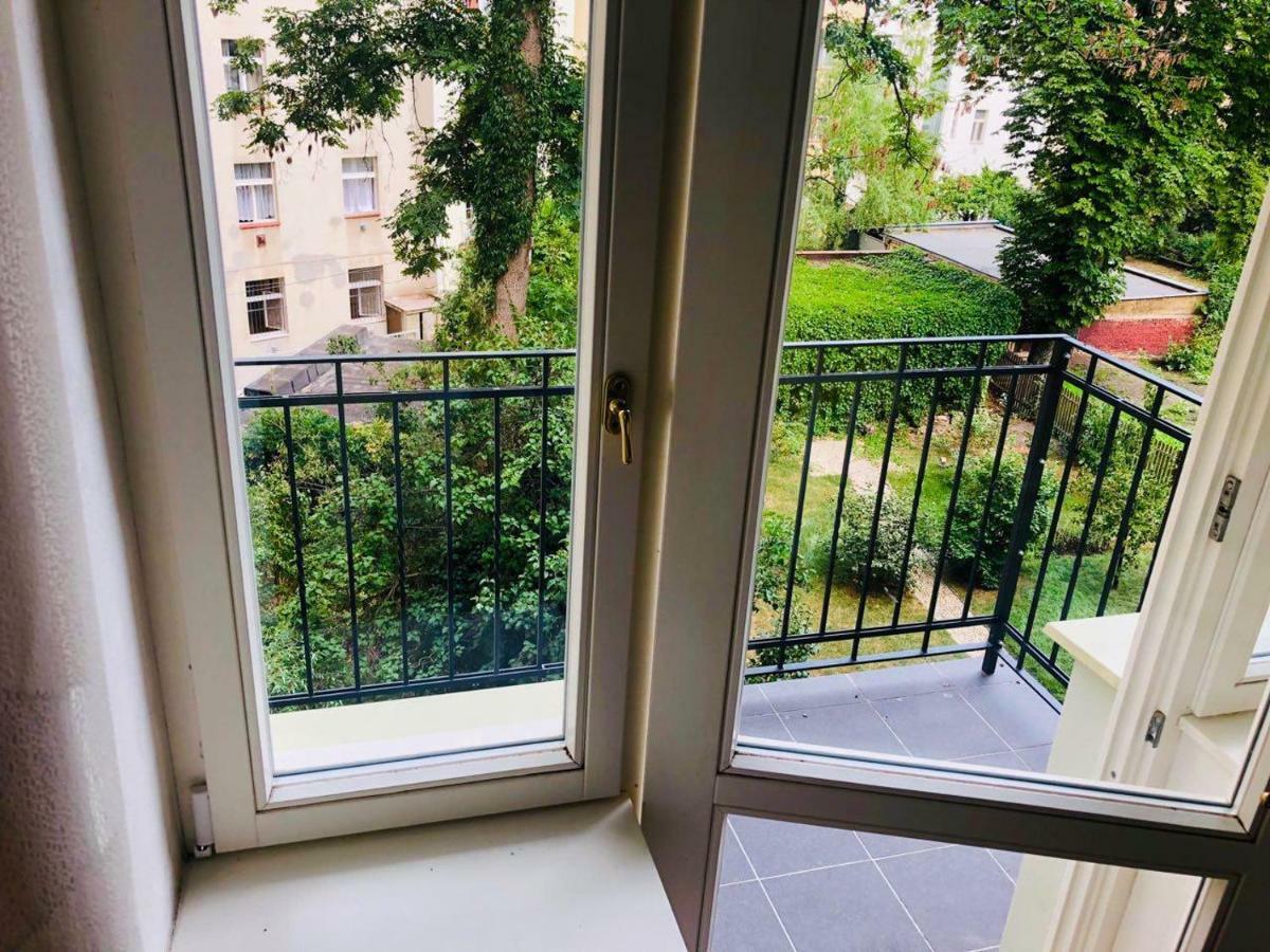 Friendly Apartments In Прага Екстериор снимка