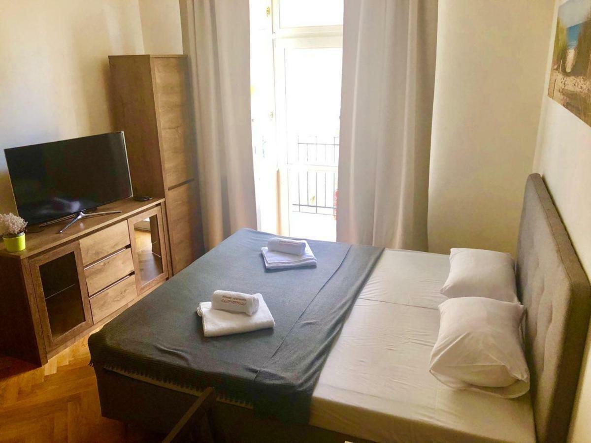 Friendly Apartments In Прага Екстериор снимка
