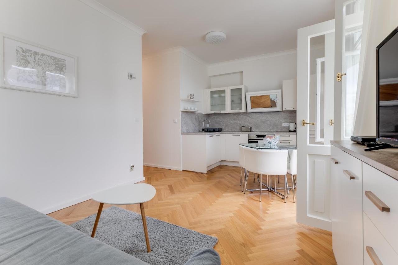 Friendly Apartments In Прага Екстериор снимка