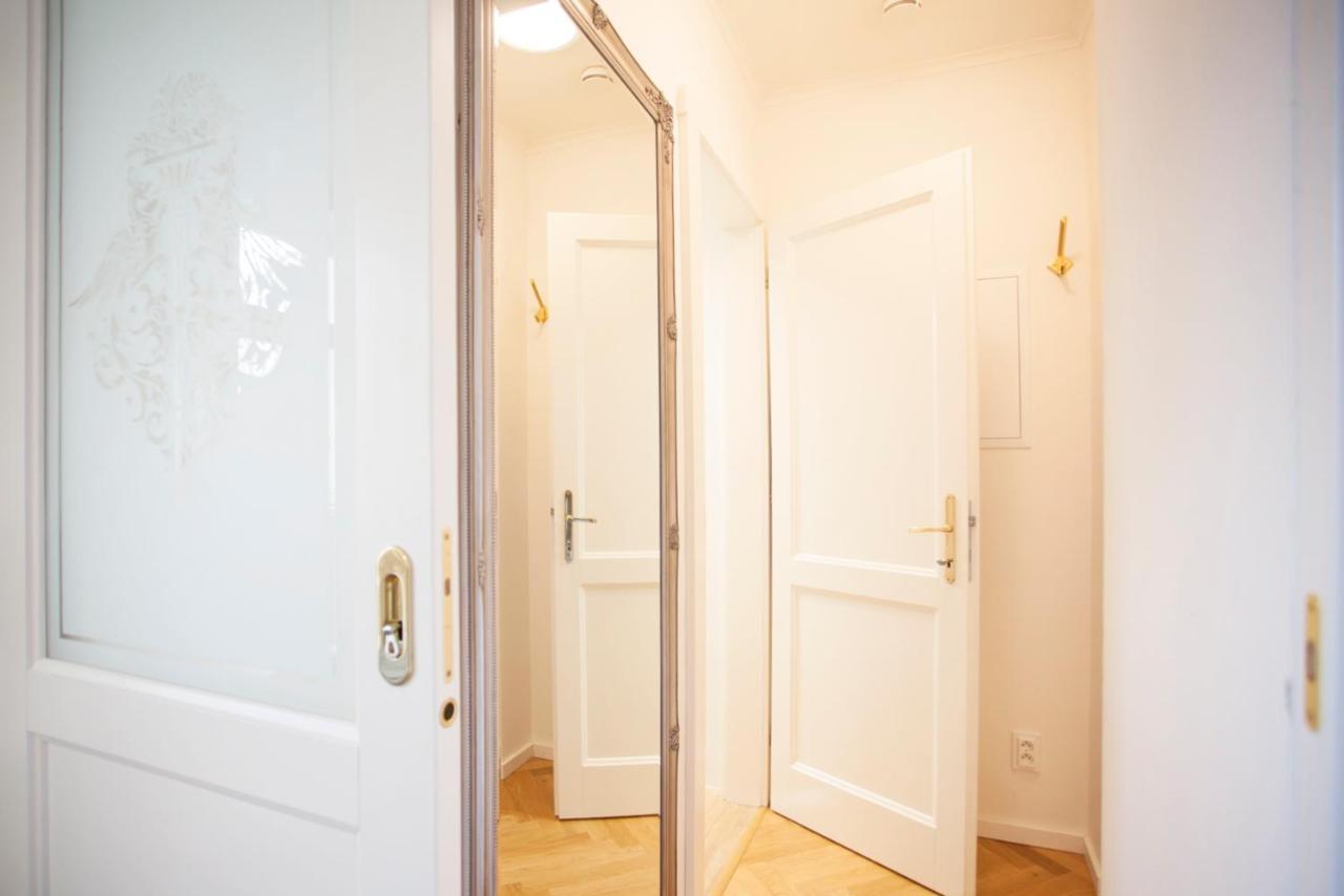 Friendly Apartments In Прага Екстериор снимка
