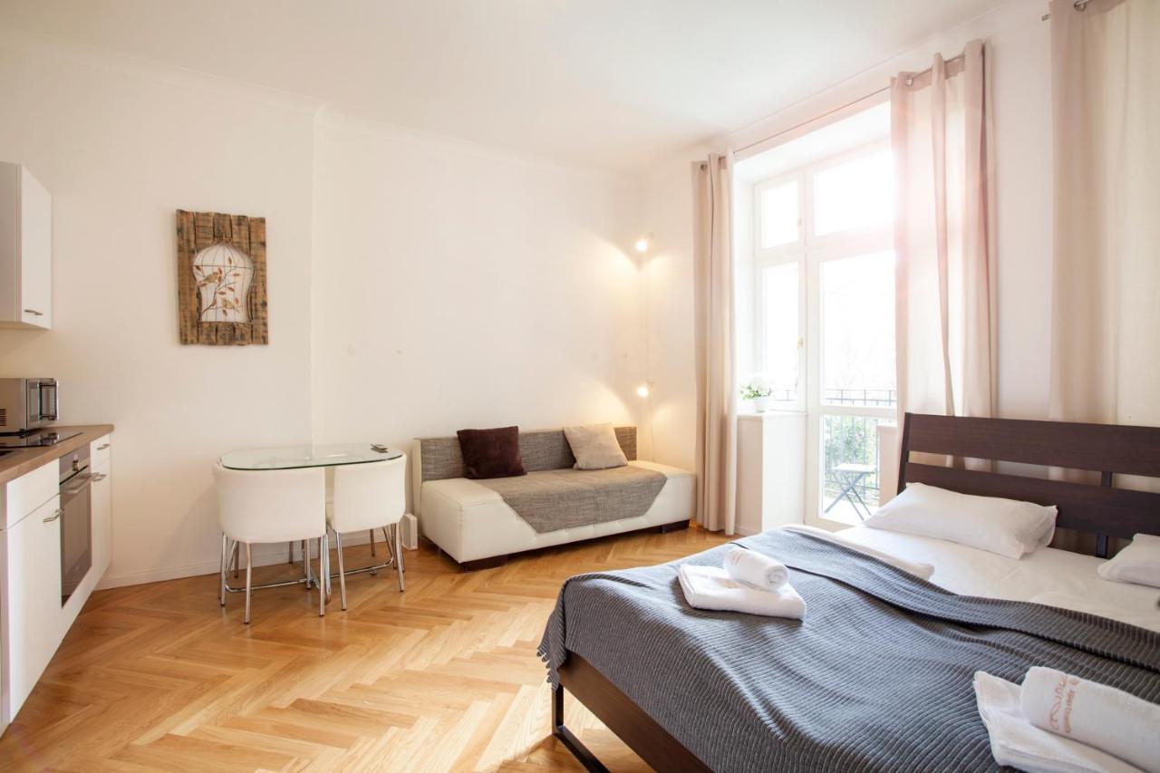 Friendly Apartments In Прага Екстериор снимка